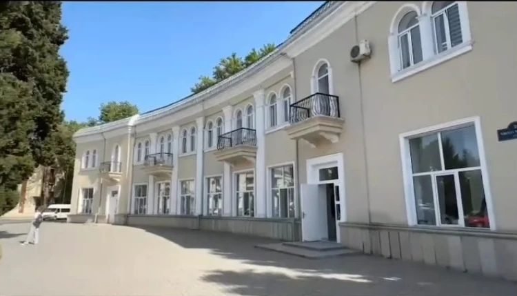 Mingəçevir şəhər Üzeyir Hacıbəyli adına 1 nömrəli onbirillik musiqi məktəbinin binası